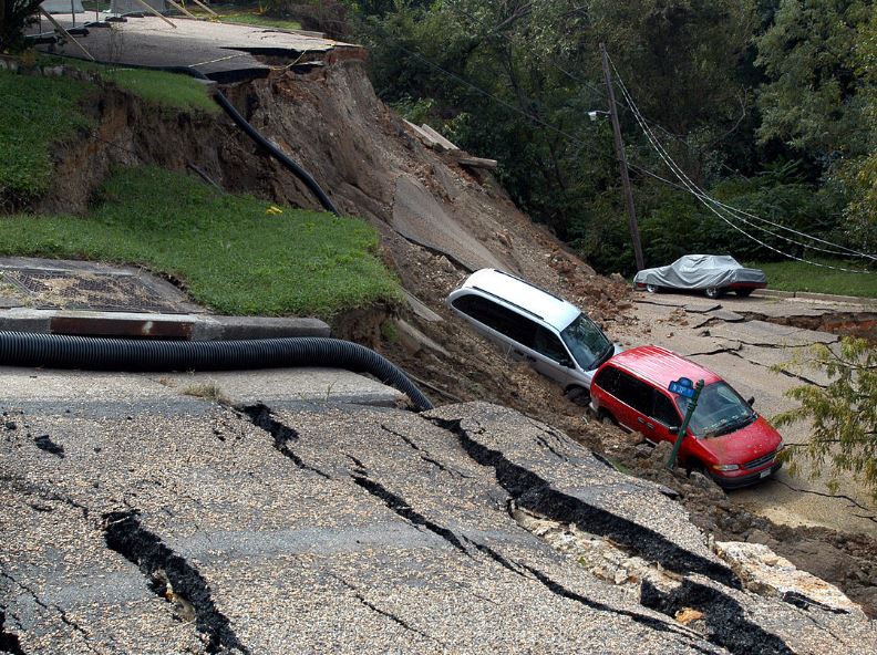 At least 14 dead, 30 injured in western Colombia landslide