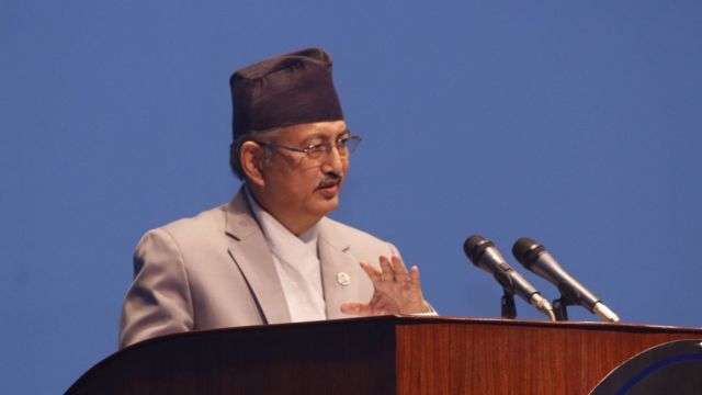 व्यवसायीलाई दुःख दिने सरकारको मनसाय छैनः गृहमन्त्री खाँण