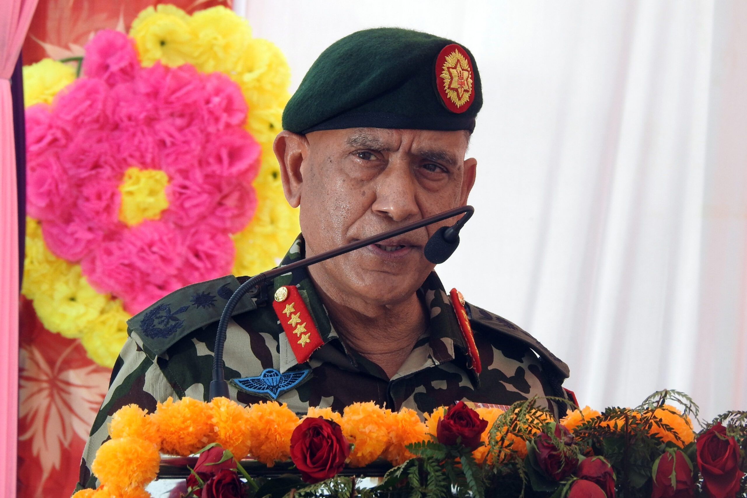 विदेश जाने सोच त्याग्न प्रधानसेनापति शर्माको आग्रह