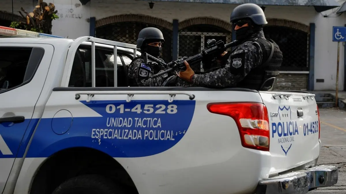 El Salvador police report 62 homicides in one day, blame gangs
