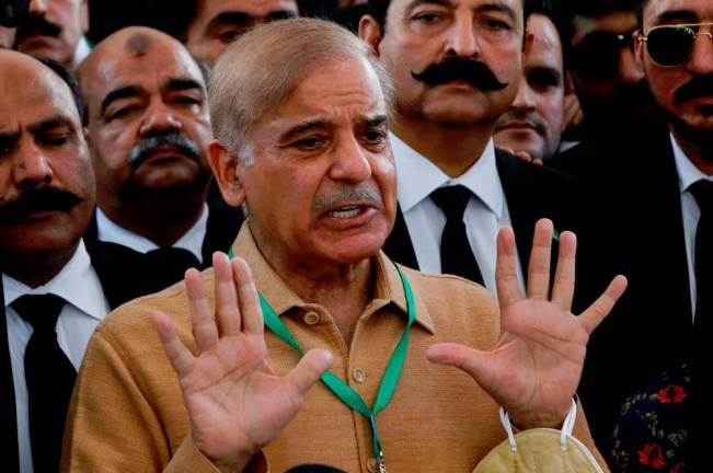 Sharif set to become next Pakistan PM after parliament ousts Khan