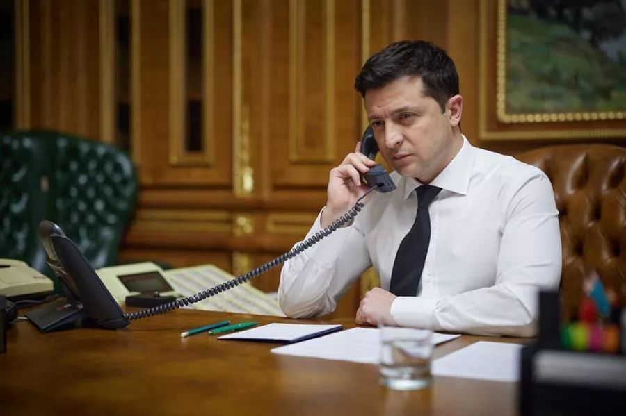 Zelensky, Scholz discuss defense, financial support for Ukraine over phone