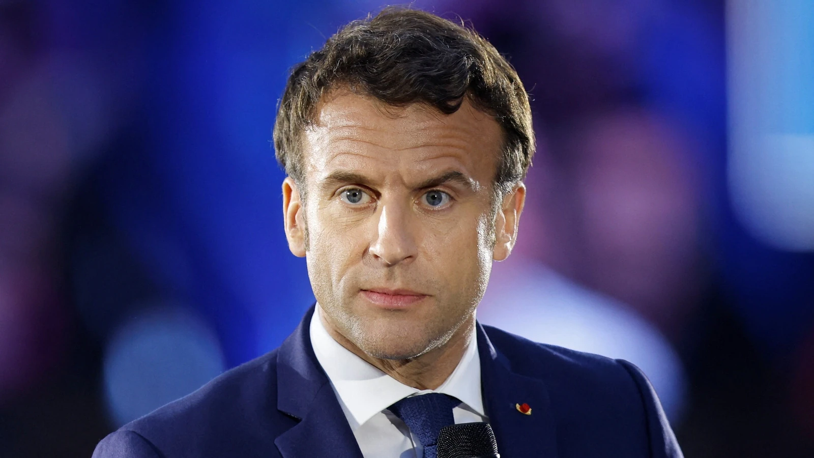 French presidential runoff kicks off between Macron, Le Pen