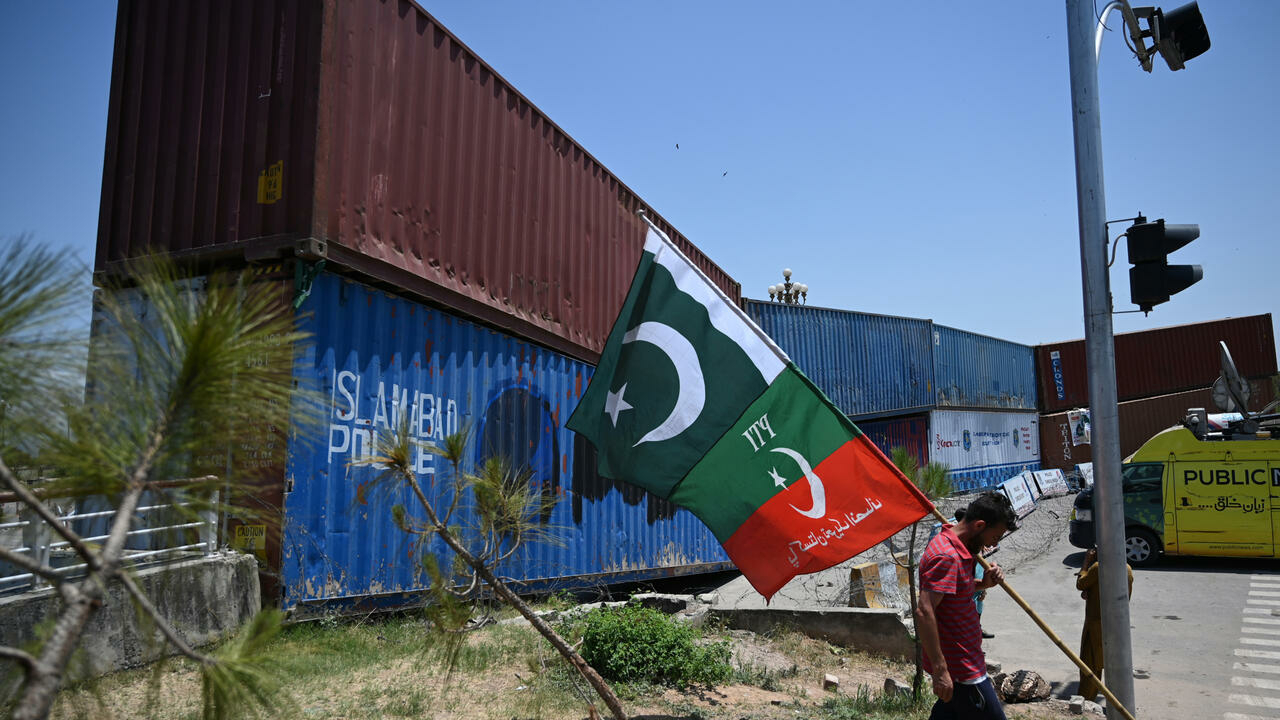 Pakistani opposition party says ‘hundreds arrested’ ahead of protest march