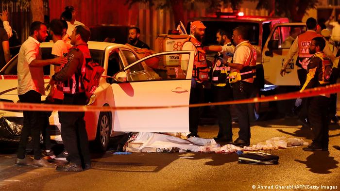Israel arrests two Palestinian axe murder suspects