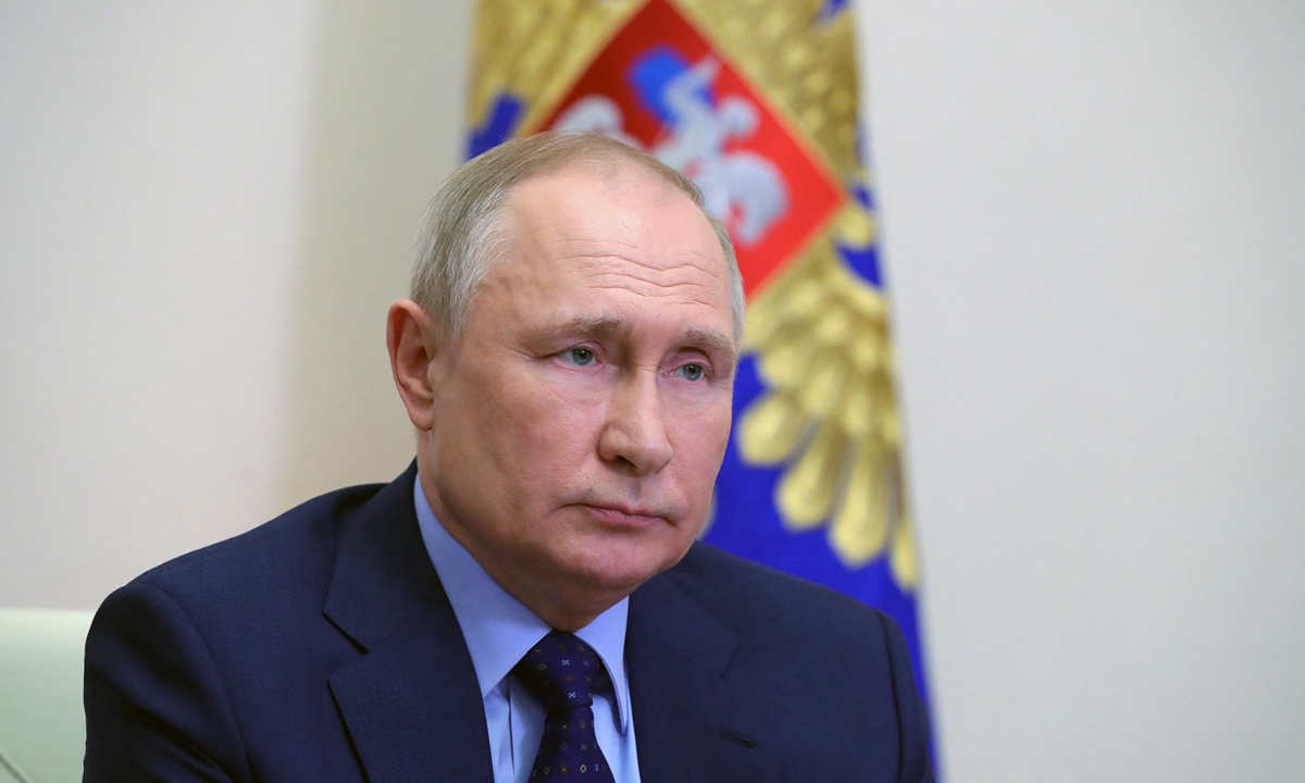 Putin discusses Ukraine situation, food security with Macron, Scholz