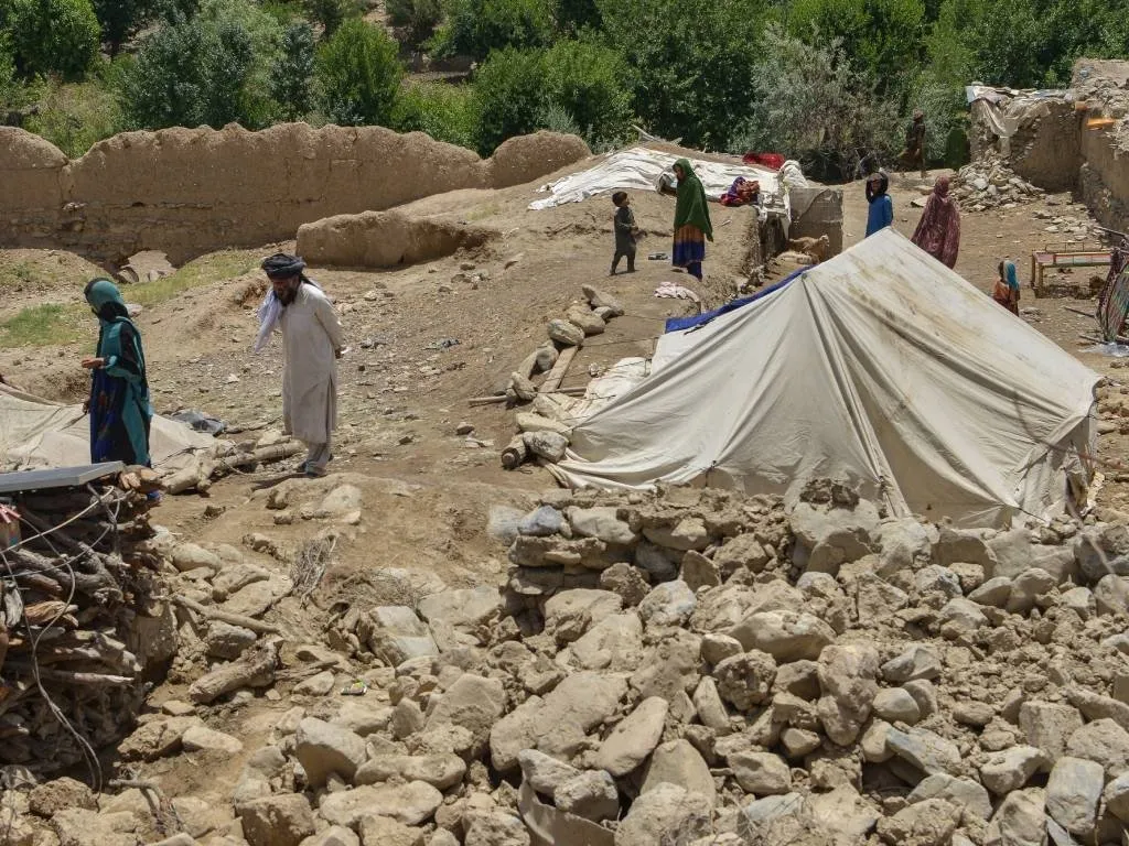 Afghan quake survivors without food and shelter as floods hamper relief effort