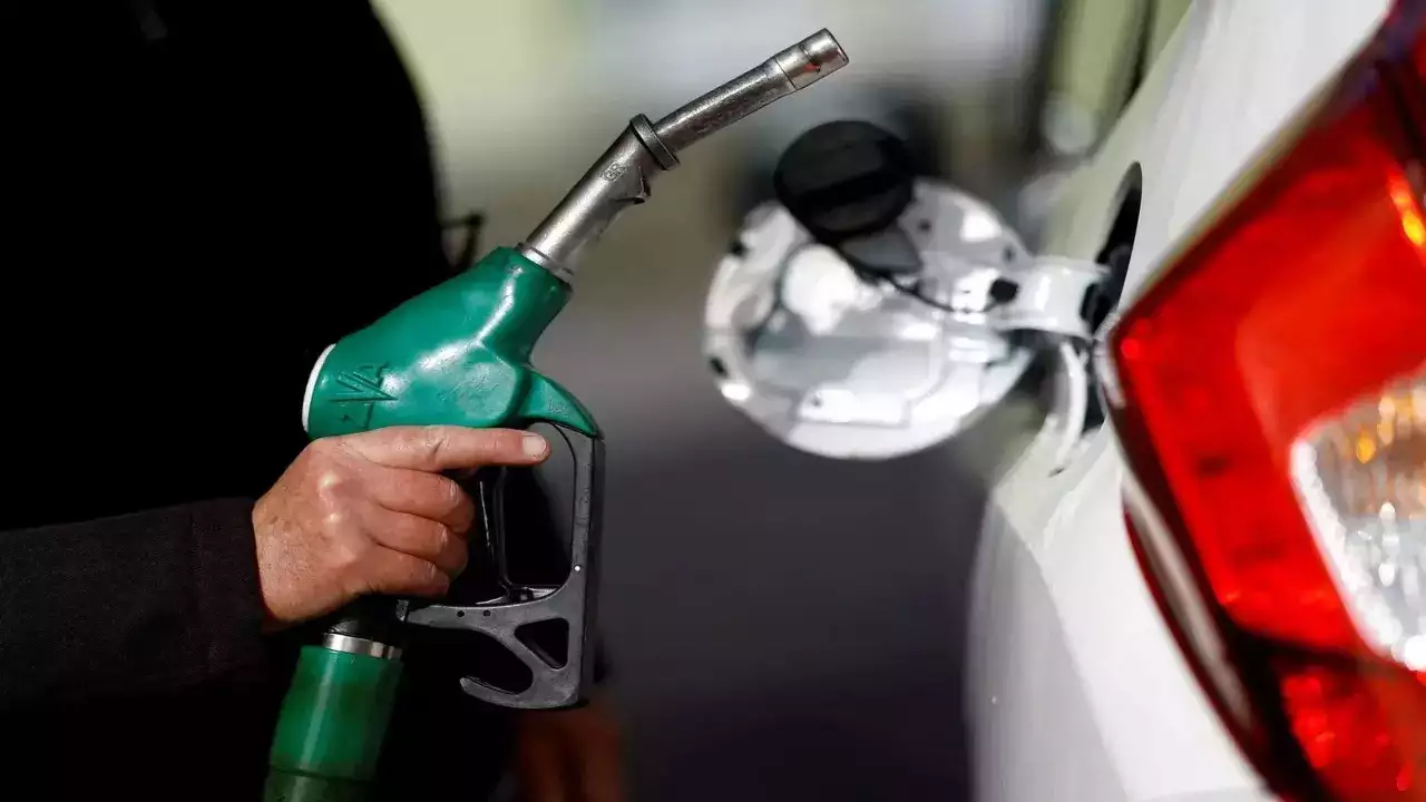 Amid economic crisis Sri Lanka to increase fuel prices