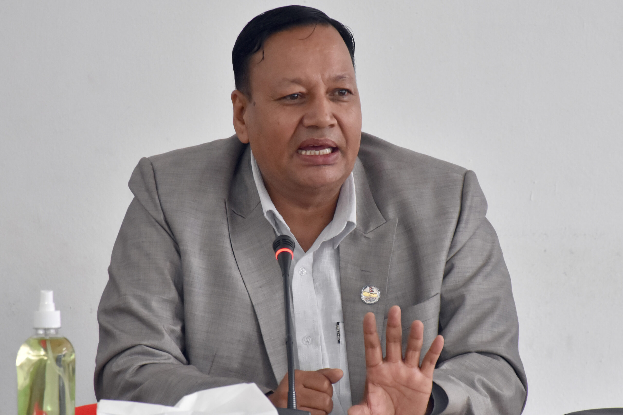 विद्यालय तहका पाठ्यपुस्तक अभाव हुन नदिन पुनः निर्देशन