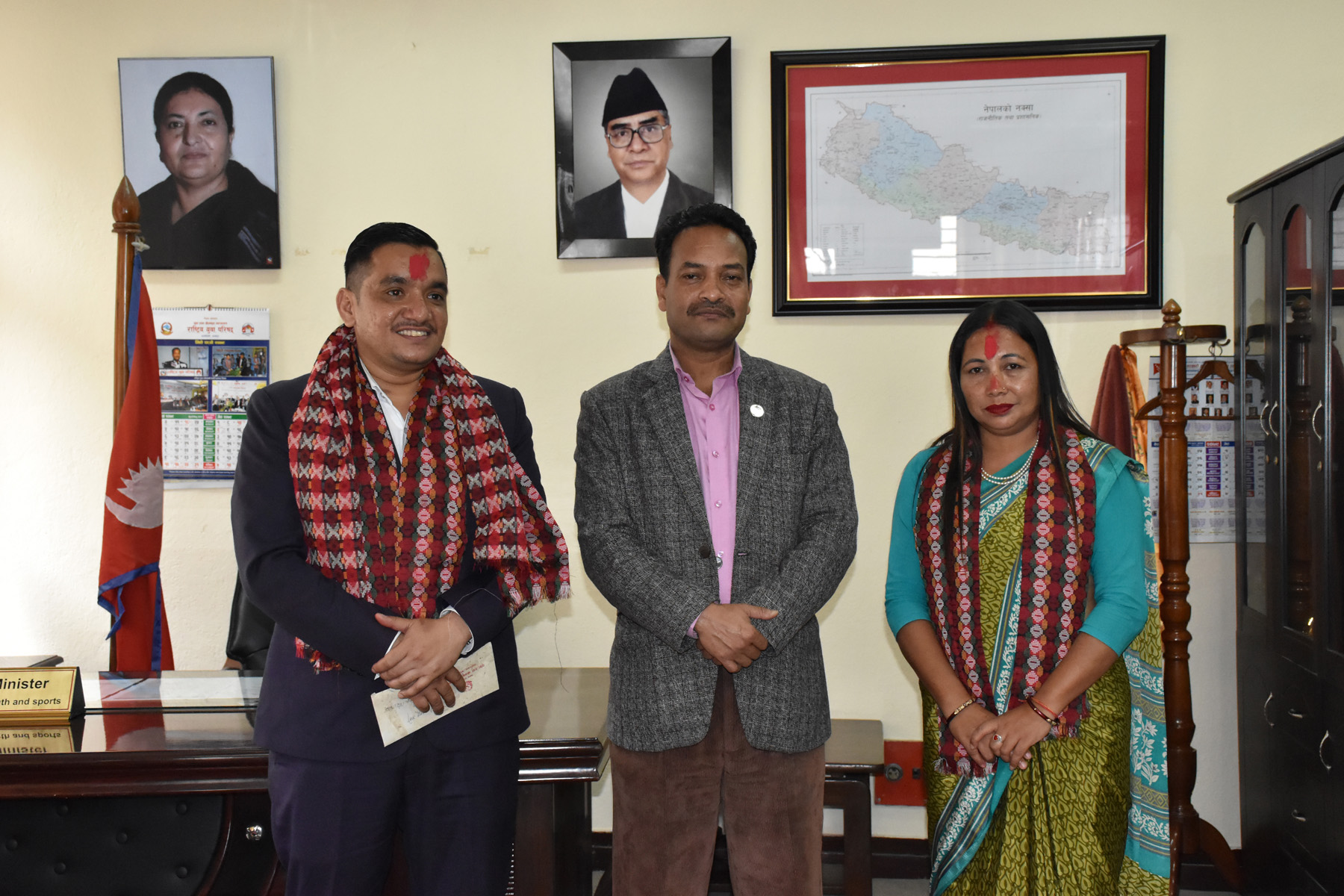 खेलकुदमन्त्रीद्वारा नियुक्ति पत्र हस्तान्तरण
