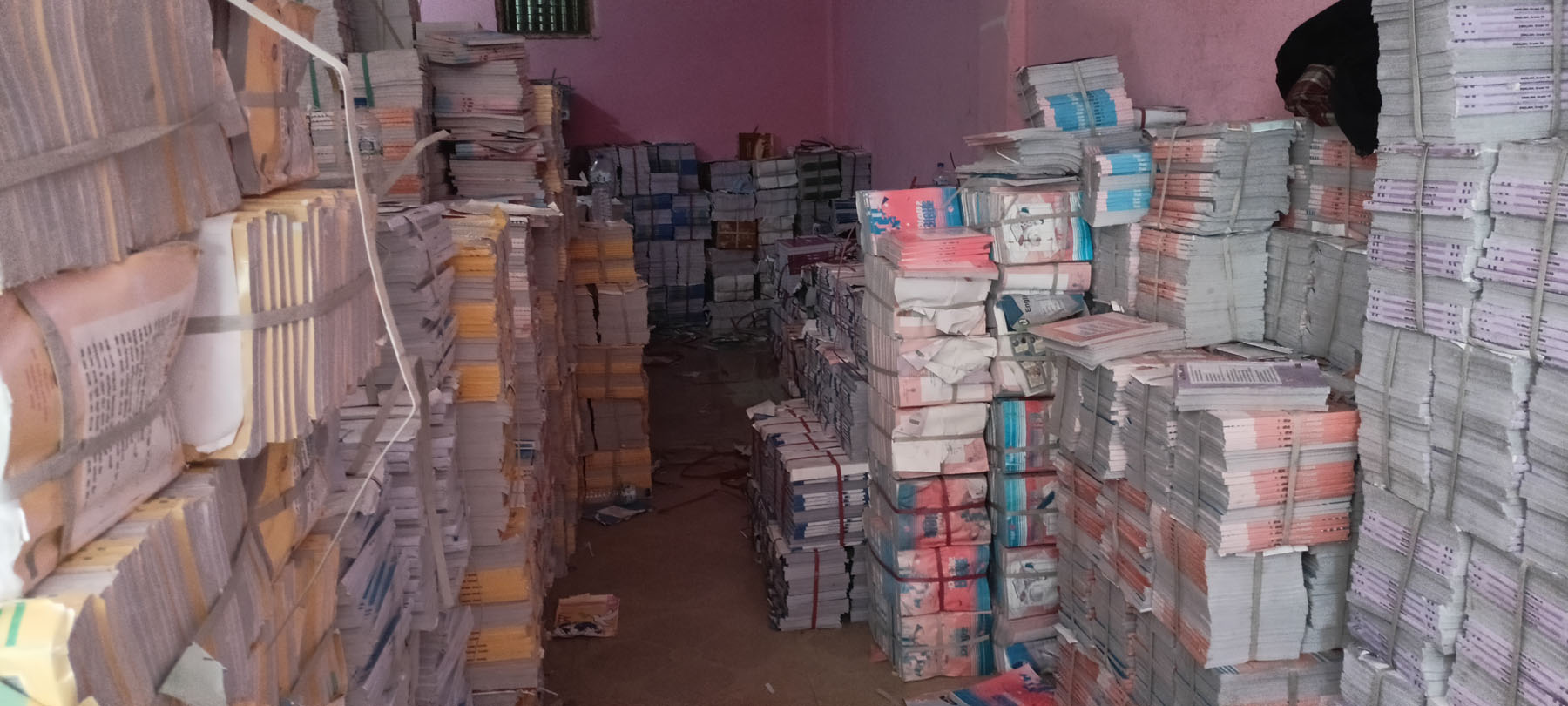 मनाङमा ५० प्रतिशत पुस्तक आइपुग्यो