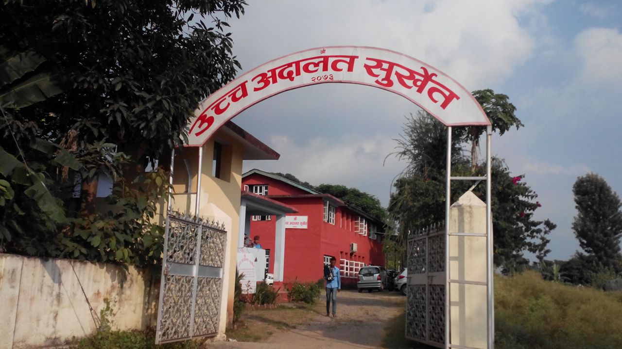 सामुदायिक विद्यालयलाई विद्यार्थीबाट शुल्क नलिन अन्तरिम आदेश