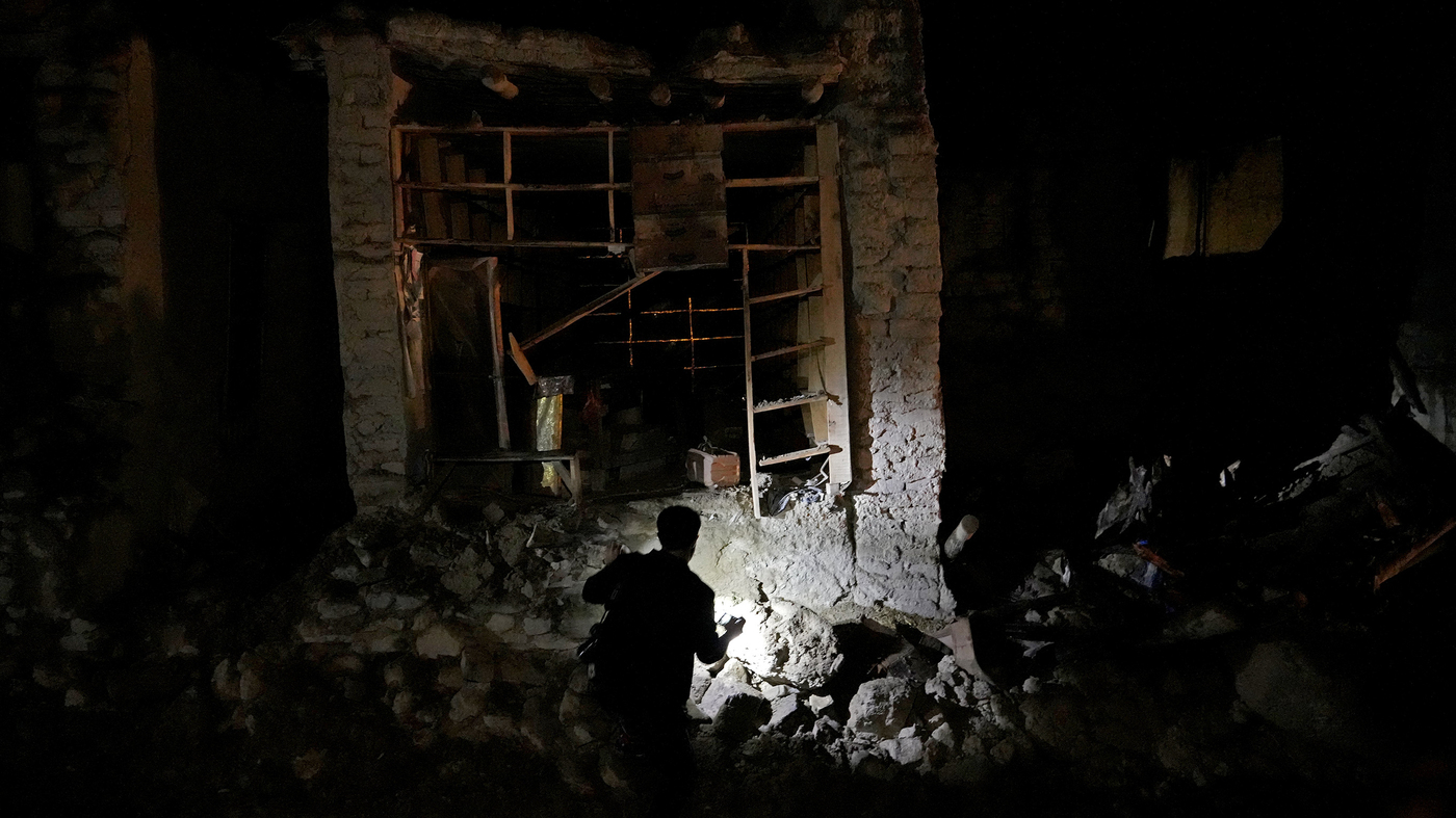 Survivors dig by hand after Afghanistan quake killing 1,000