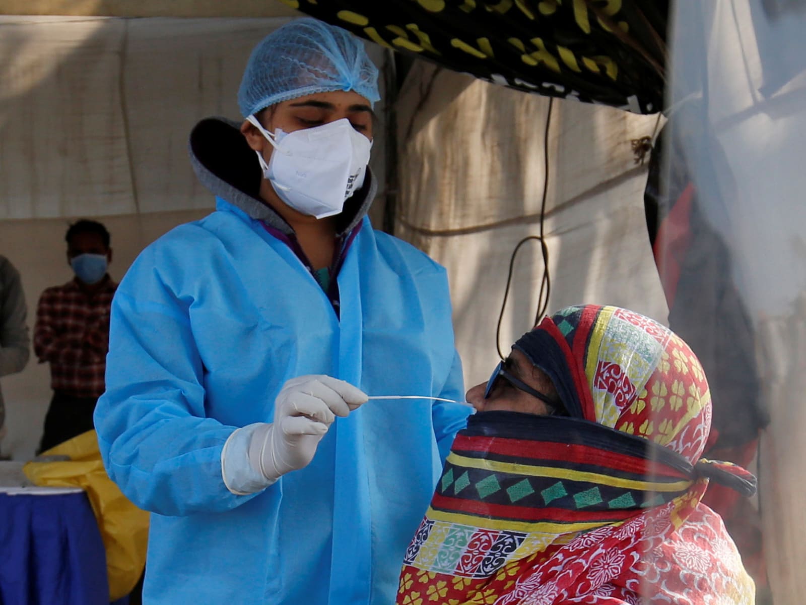 India sees nearly 41 pc jump in COVID cases, logs 5,233 new infections