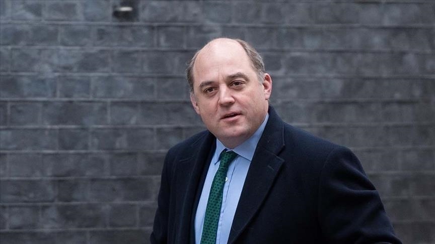 British defense chief pledges to provide military aid for Ukraine