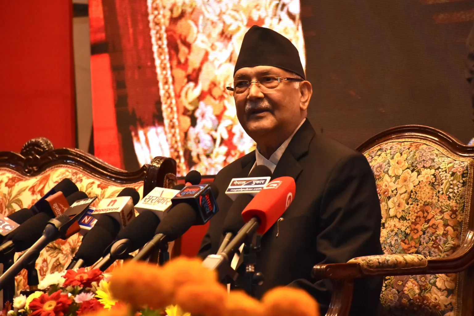 गल्ती दोहो-याउने छुट कसैलाई छैन : एमाले अध्यक्ष ओली