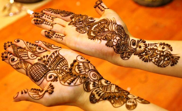 साउन महिना लागेसँगै चुरा र मेहेन्दीको व्यापारमा वृद्धि