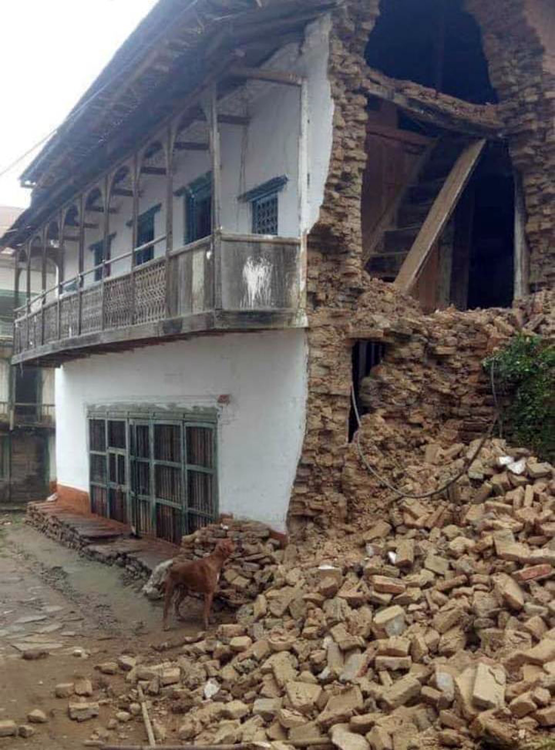 भूकम्पबाट भोजपुरमा घर भत्कियो