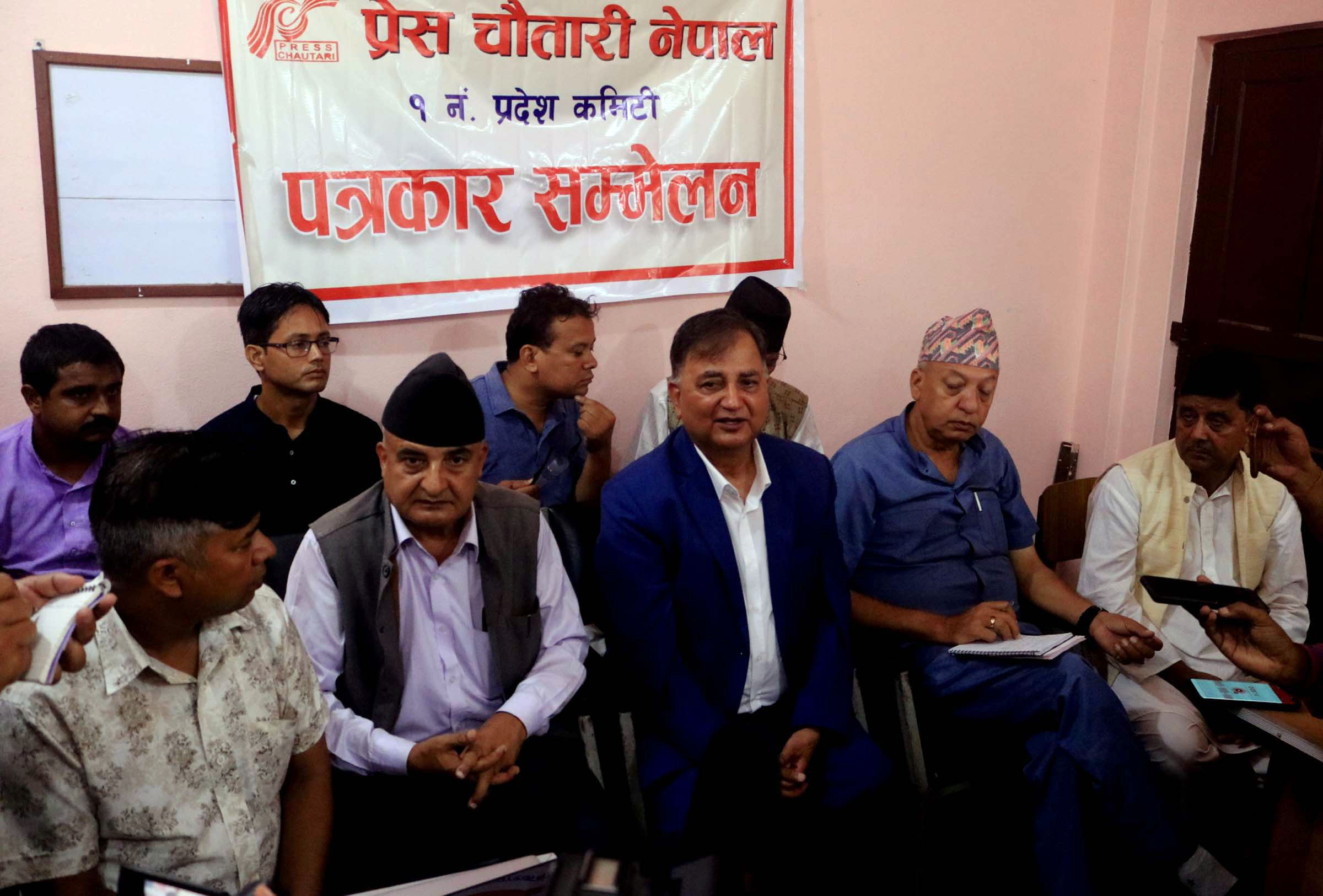 संविधान कार्यान्वयनको दिशातर्फ देश अघि बढिरहेको छ : वरिष्ठ उपाध्यक्ष पोखरेल
