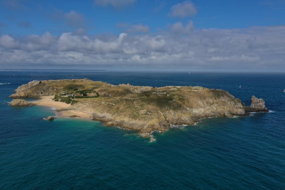 Mine-riddled French island becomes unlikely walkers’ paradise