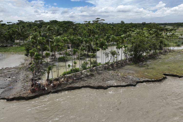 Climate Migration: Flooding forces Bangladesh family to flee
