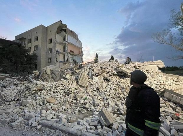 73,000 evacuated from conflict-hit areas in Ukraine in past month
