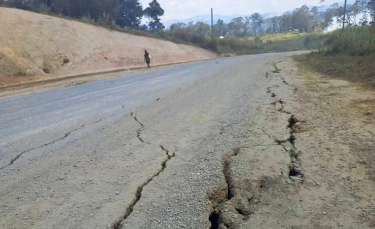 7.6-magnitude earthquake hits Papua New Guinea