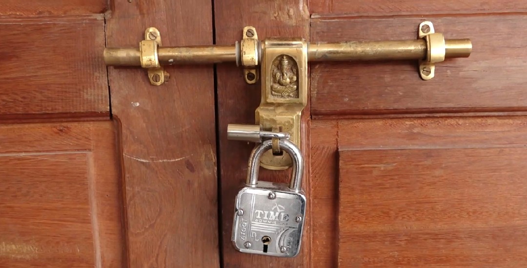 स्थानीयद्वारा मेलौली नगरपालिकामा तालाबन्दी