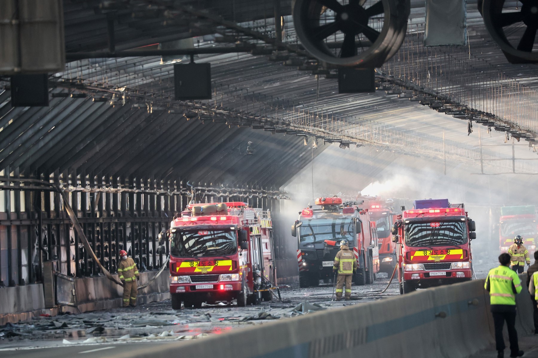 6 people killed in S.Korea’s tunnel fire