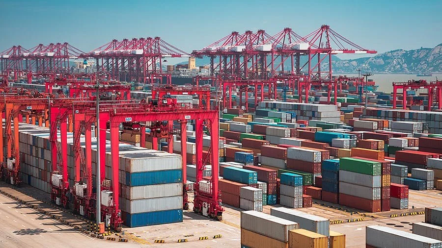 China trade shrinks amid virus pressure, interest rate hikes