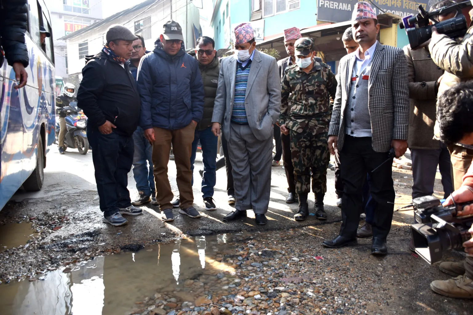 उपप्रधानमन्त्री श्रेष्ठद्वारा उपत्यकाका सडक निरीक्षण