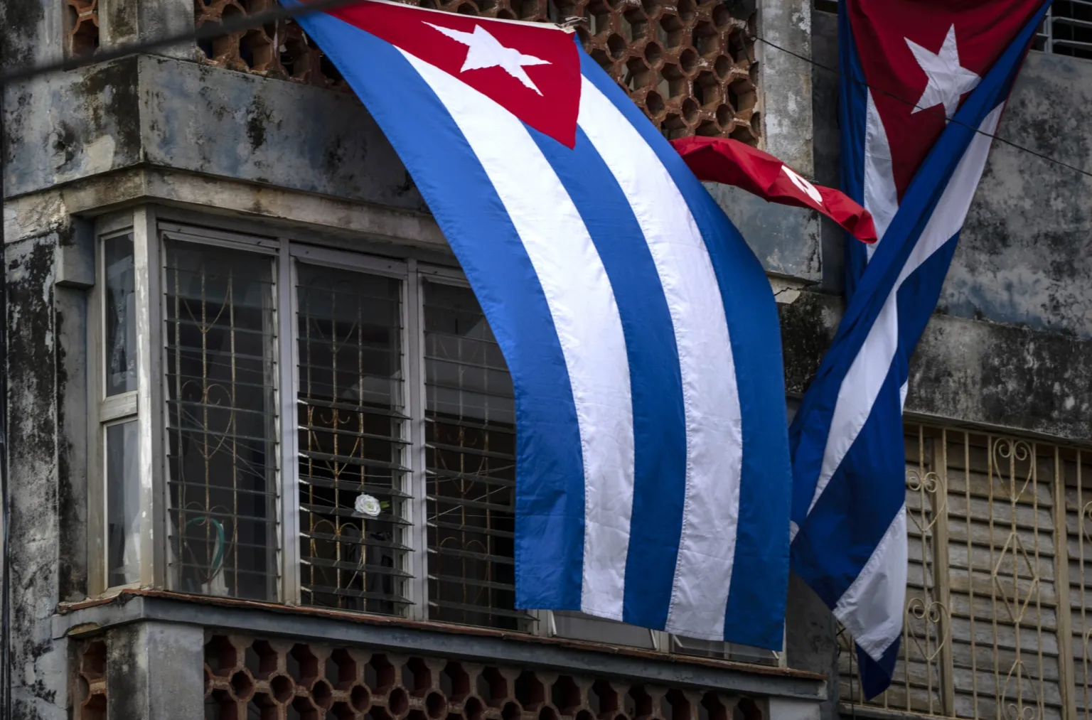 US reopening visa and consular services at embassy in Cuba
