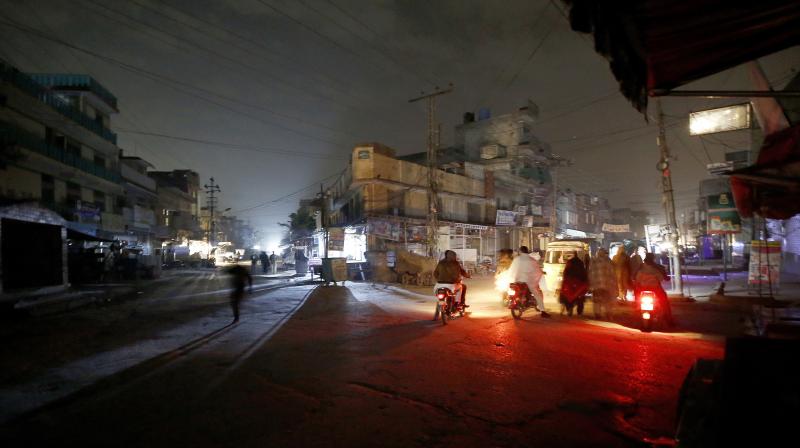 Pakistan hit by nationwide power outage