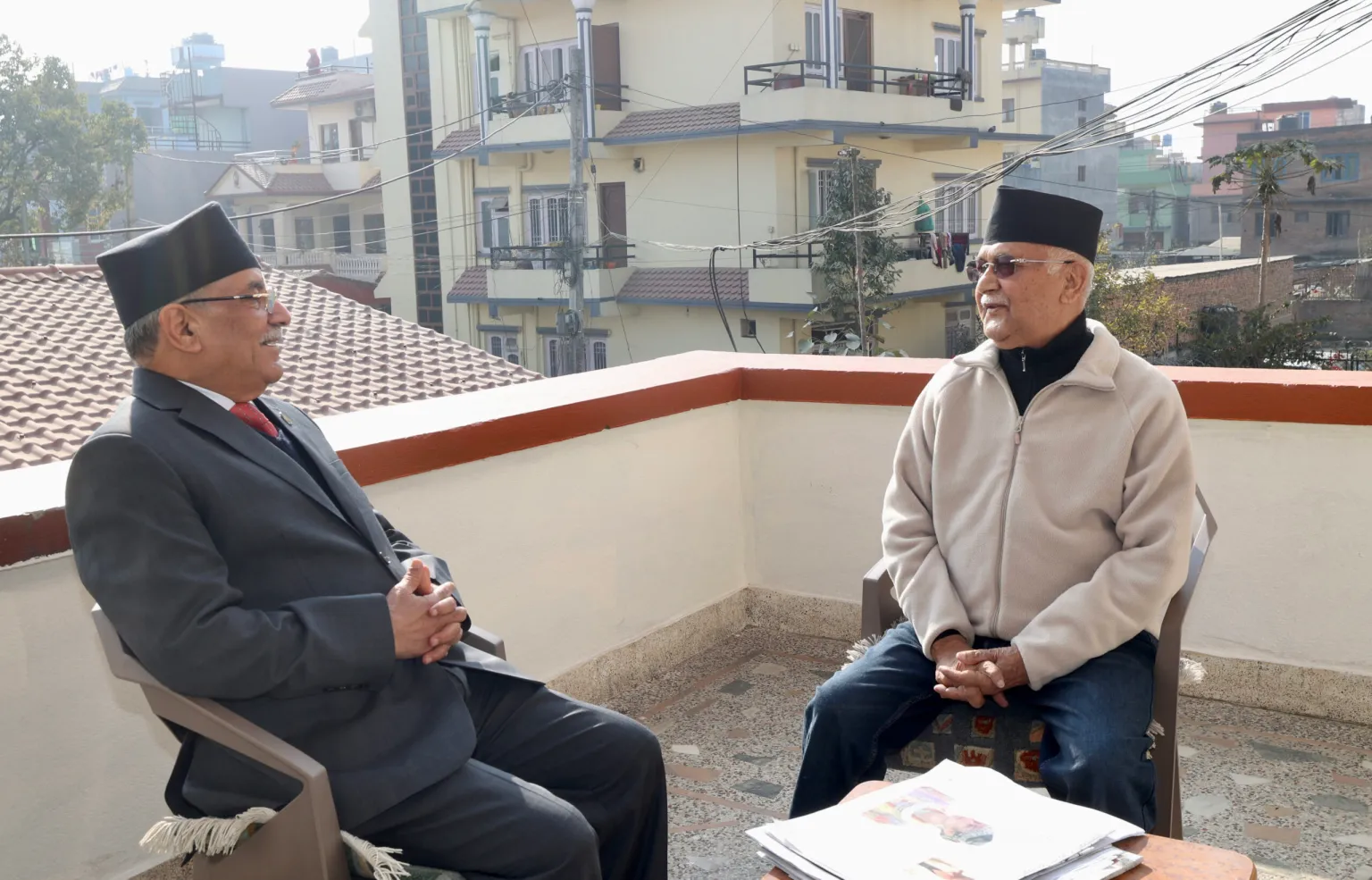 प्रम–ओली भेट :  उच्चस्तरीय राजनीतिक संयन्त्रको बैठक बस्ने