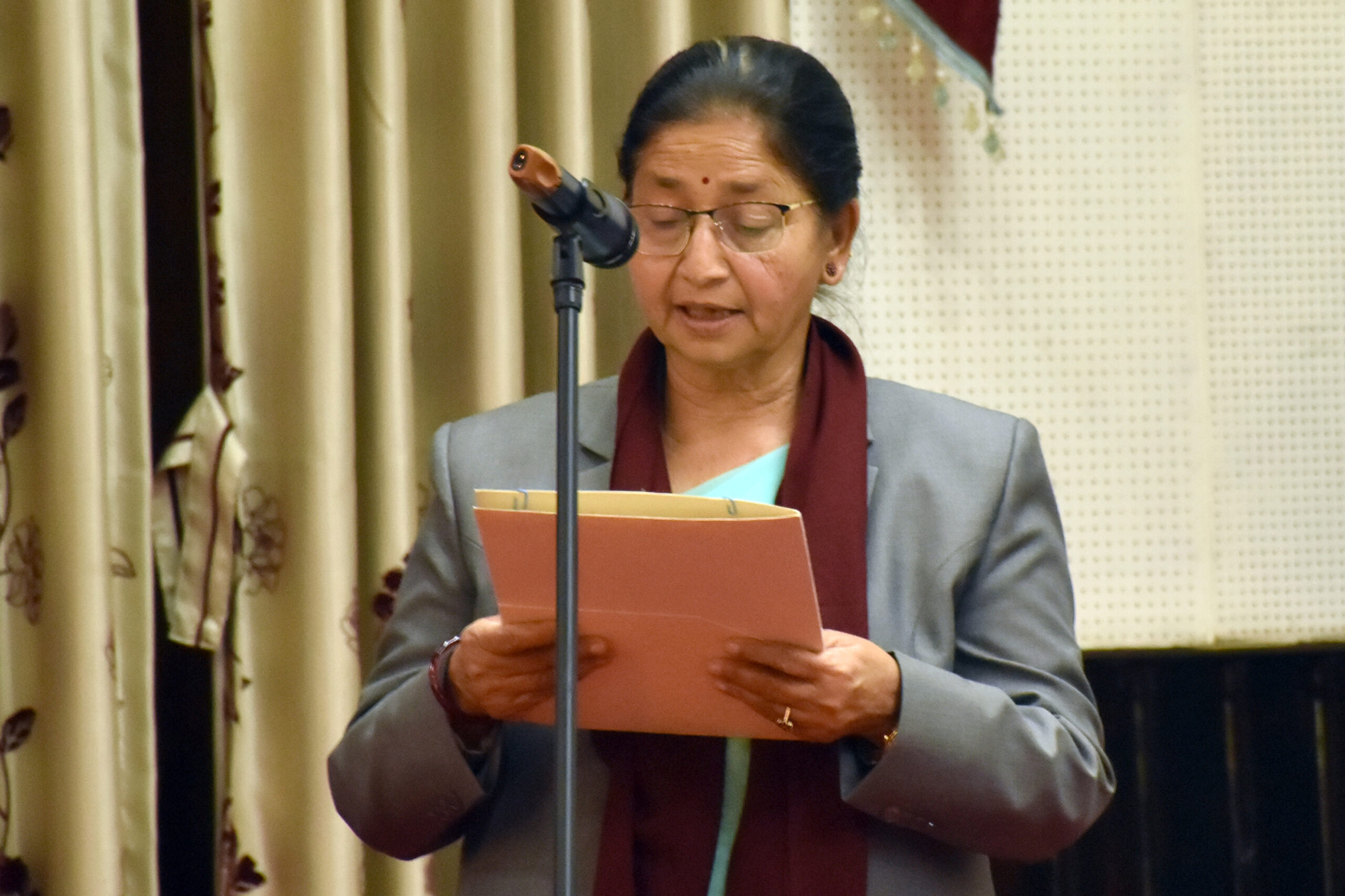 राष्ट्रियसभाका उपाध्यक्ष अर्यालको शपथ