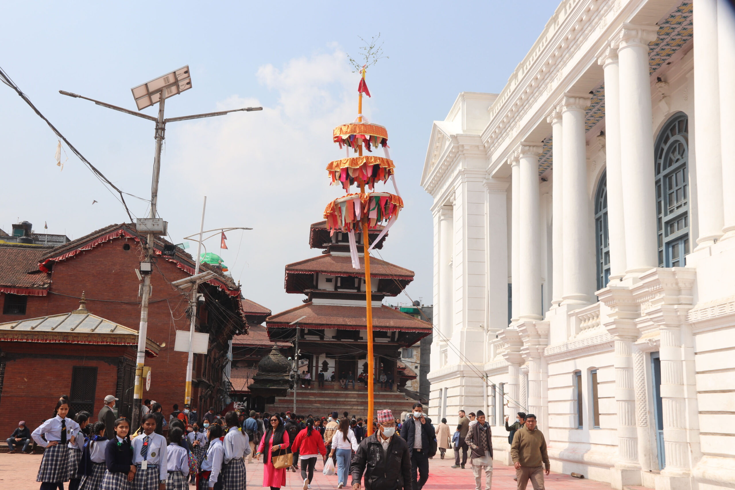 हनुमानढोका दरबार क्षेत्रमा ठड्याइयो फागुको चीर
