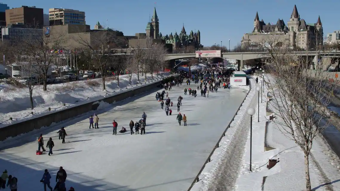 Too warm in Canada: world’s largest ice rink may not open