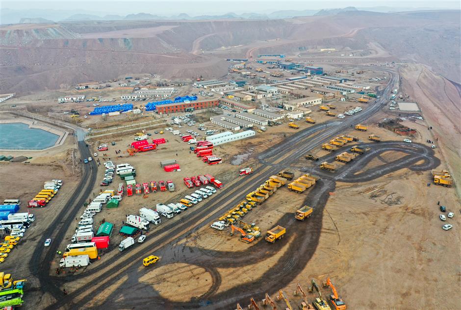 China mine collapse leaves 4 dead, 49 missing, as rescue resumes