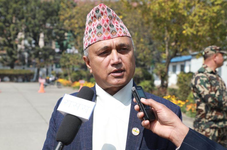 केन्द्रीकृत मानसिकताबाट प्रदेशको अपेक्षाकृत परिवर्तन भएनः मुख्यमन्त्री अधिकारी